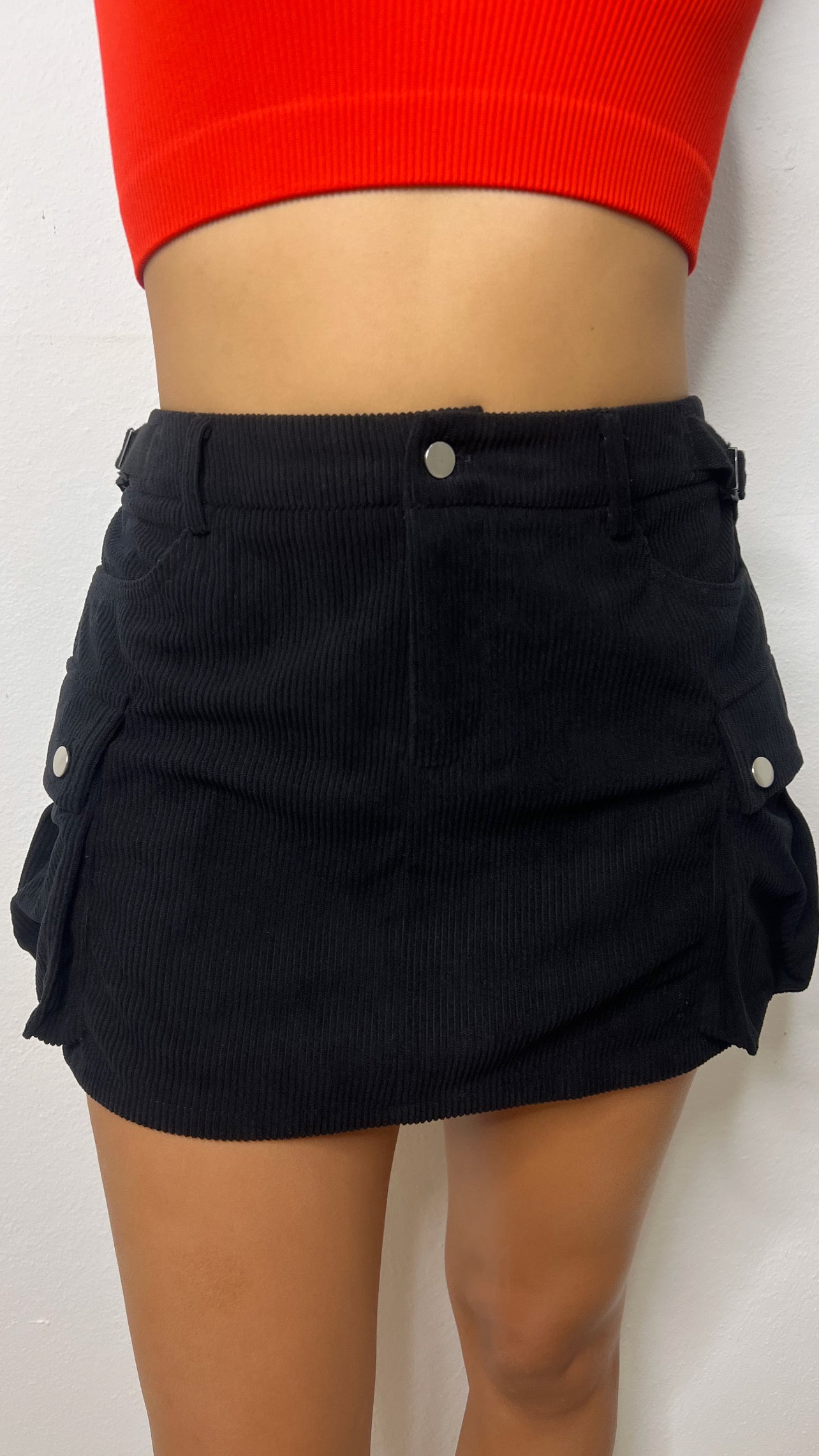 BLACK SKIRT