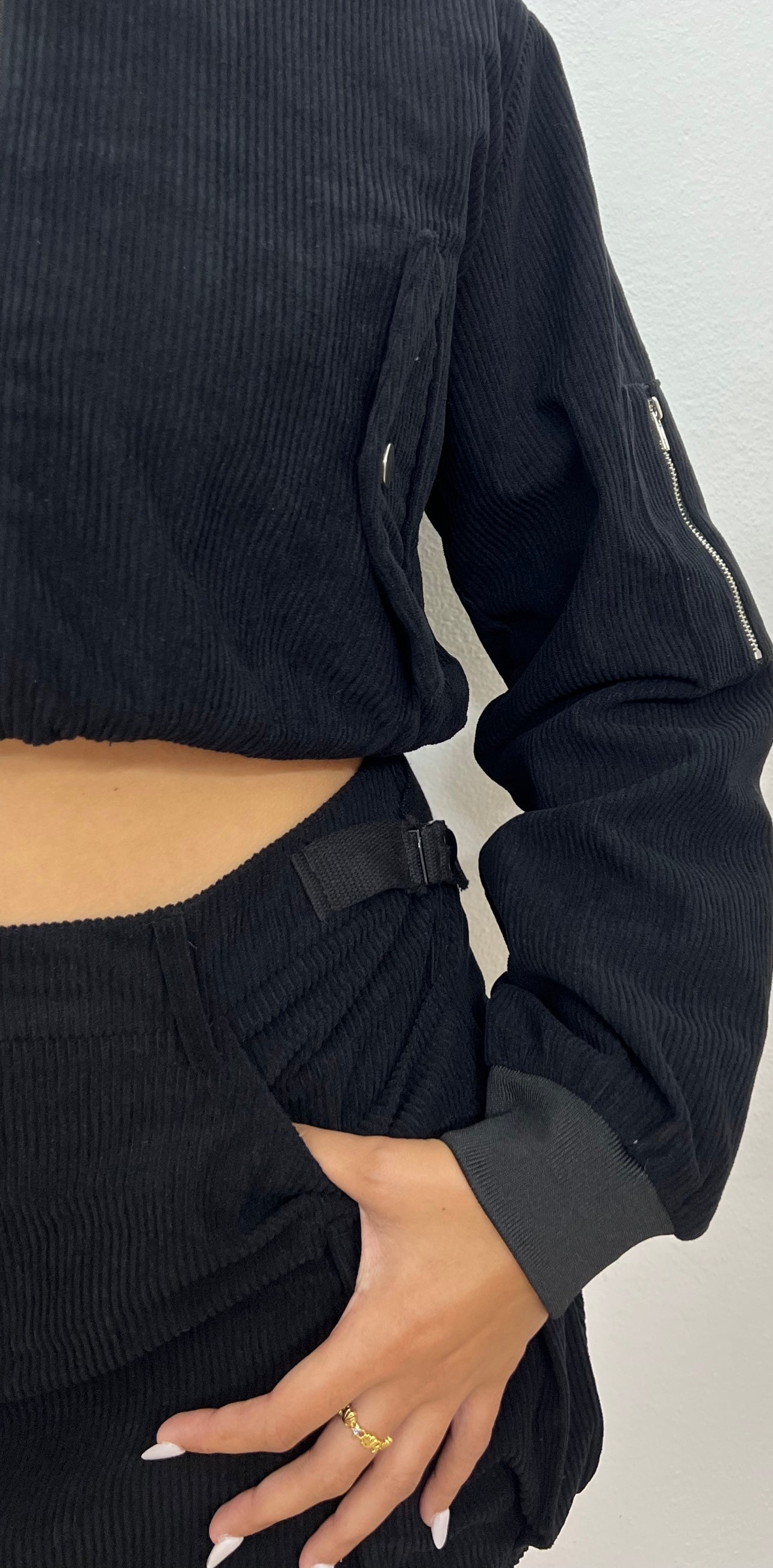BLACK SKIRT